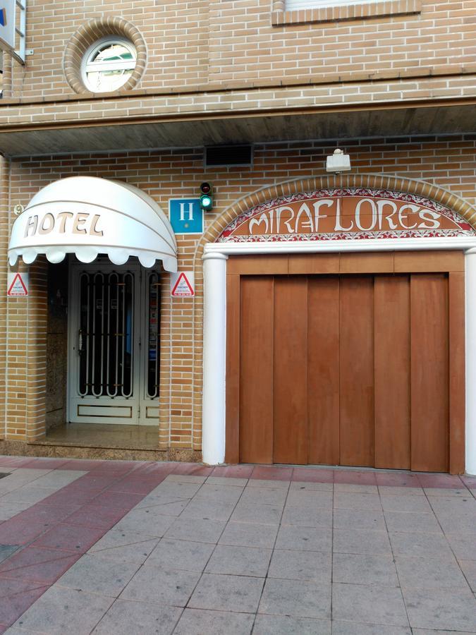 Hotel Miraflores 앨코벤다스 외부 사진